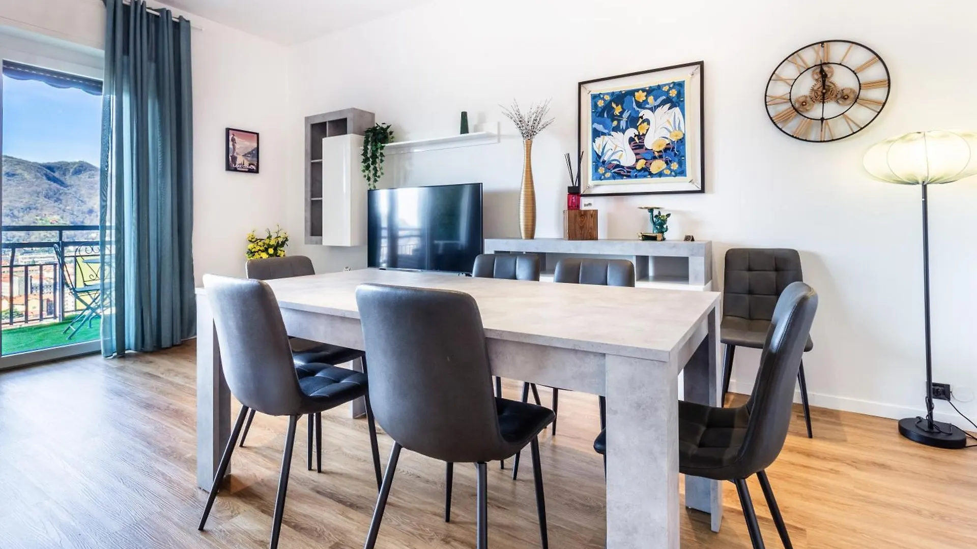 Silk & Sunset - City And Lake View With Parking Como Holiday home